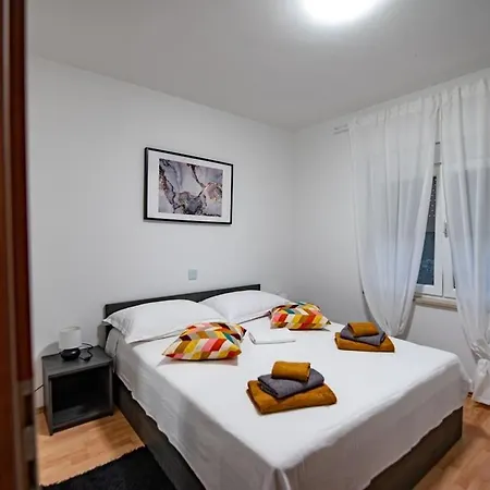 Holiday House With A Swimming Pool Debeljak, Zadar - 22275 Ferienhaus *